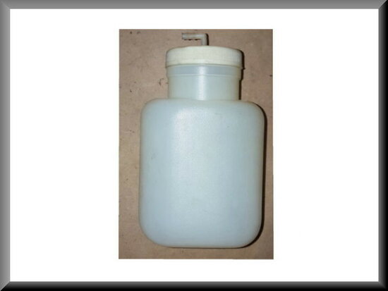 Windshield washer reservoir (plastic)