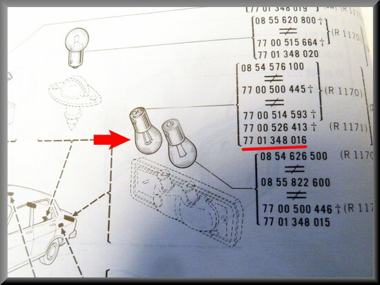 Bulb brake and low beam light (21/5 Watt).