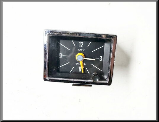 Horloge avec trotteuse (utilisée et testée).