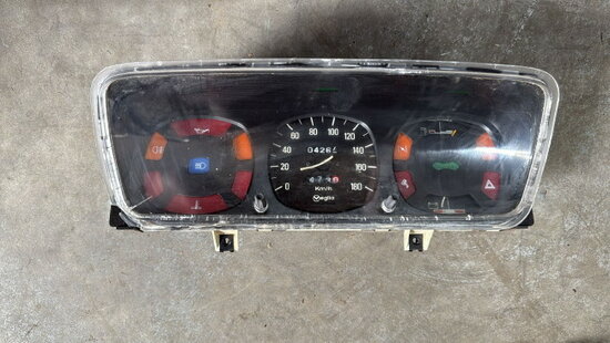 Dashboard, inclusief klokken.