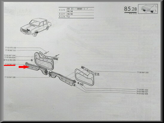 Bevestigingssteun spatlap voorzijde rechts (New Old Stock).