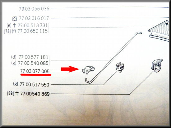 Agrafe de support capot moteur