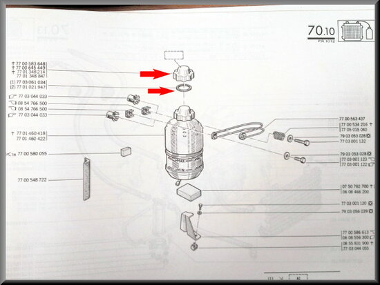 Cap and seal for the expansion tank 