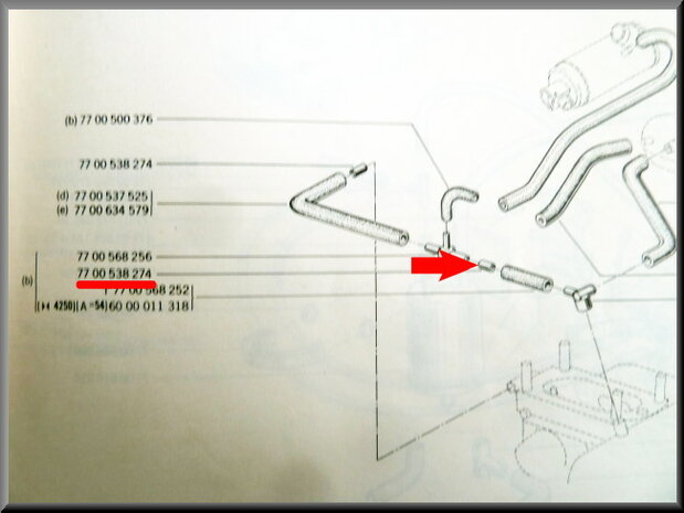 Carburettor hose connector (Outer size 8 mm, inner size 6.5 mm, small hole 1 to 1.5 mm)