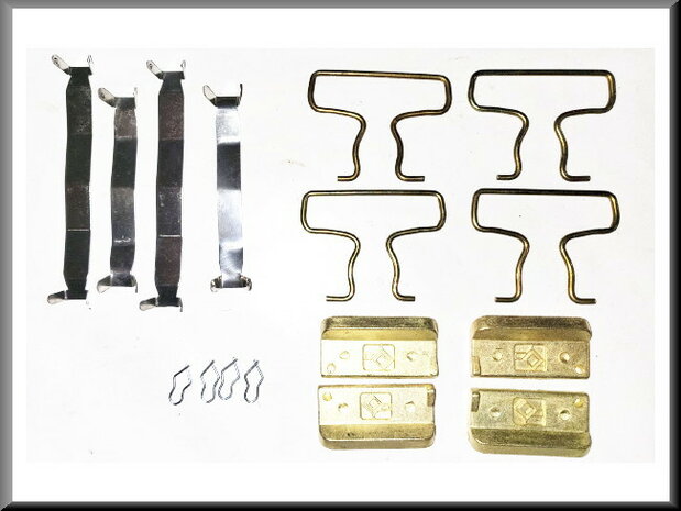 Mounting kit brake pads and brake caliper