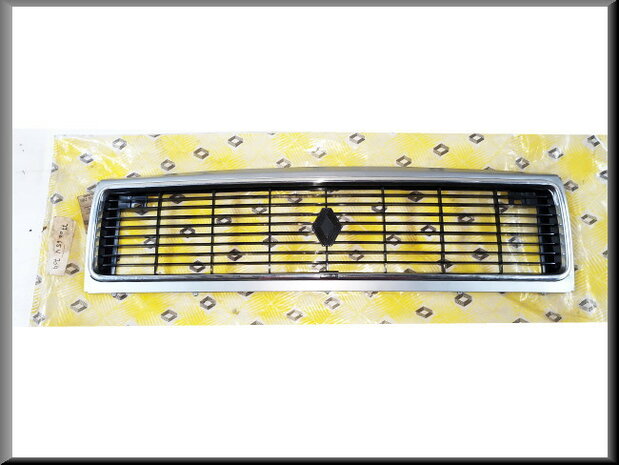 Grill middle part with logo (New Old Stock).