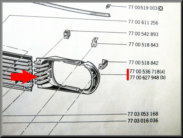 Grill part left without chrome 